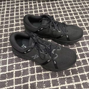 ON CLOUDSURFER 2 WIDE Men's Black Sneakers | like new